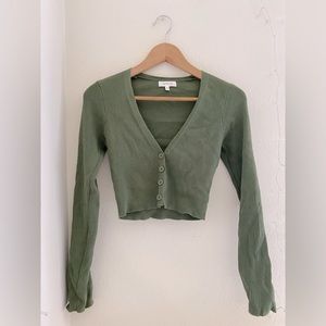 Cropped green button up long sleeve
